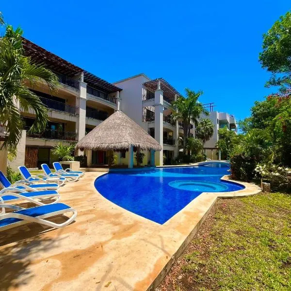 Puerto Aventuras Private Terrace and Golf View, hotel in Puerto Aventuras