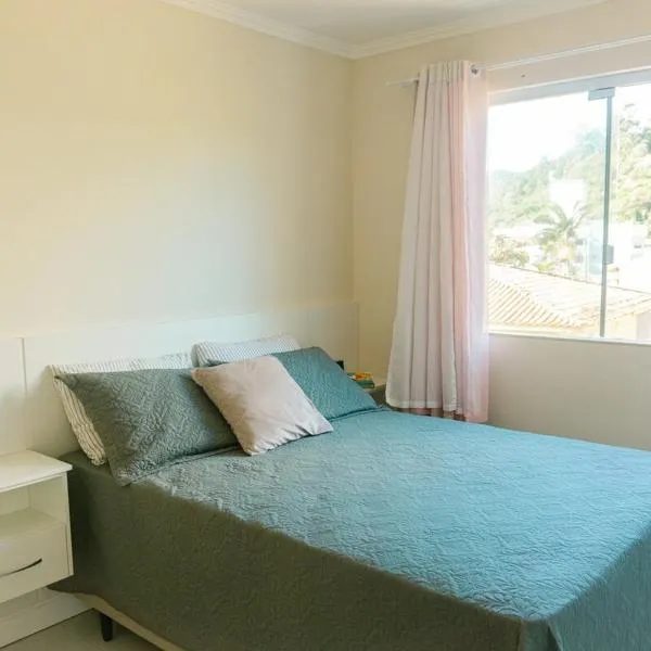 quarto privativo com vista morro do macaco150m praia, hotel sa Bombinhas