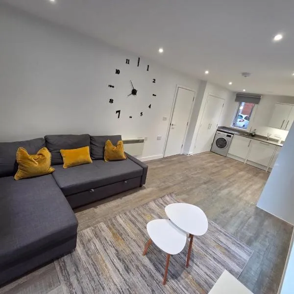 City Haven, Luxury 2-Bed, 2-Bath City Centre Flat with Gym & Garden - Steps from Cruise Terminal, hotel v destinaci Southampton