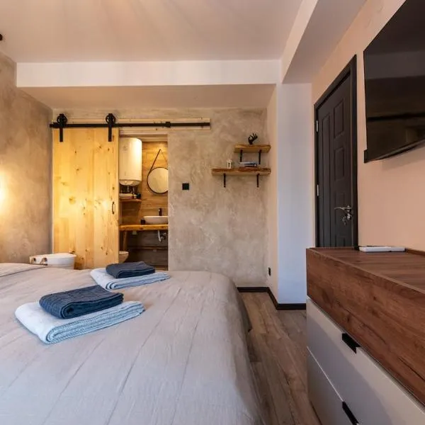 Vutovi's corner made with care 2, hotel di Bansko