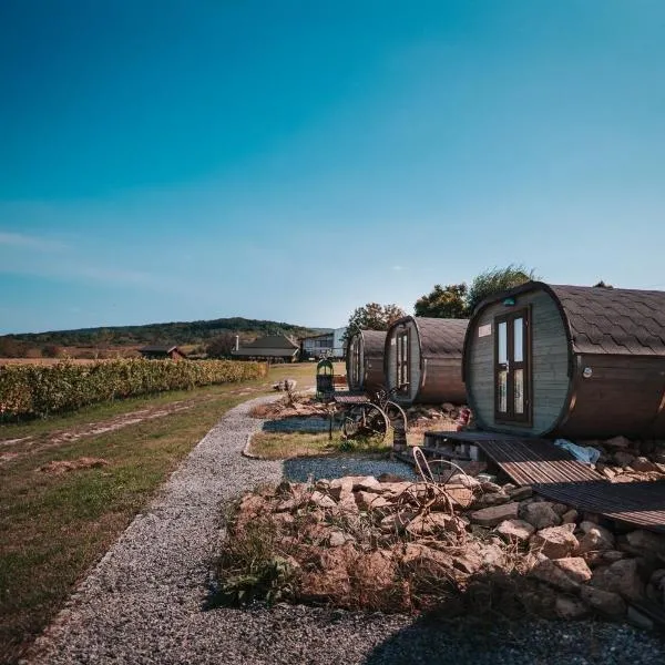 SUDKOVO - Barrel glamping, hotel u gradu 'Malá Tŕňa'
