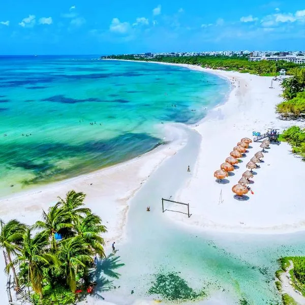 #1 Beach Mexico CIFPlayas, 2 Blue Flag Beaches 15 Min Walk, 1BR King Double 2BR Duplex Sleeps 2-8, Full Induction Kitchen WiFi AC Free Bikes, Markets 10 Min, 5th Ave & Cenotes 20 Min, ADO Bus 30 Min, Free Street Parking, хотел в Плая дел Кармен