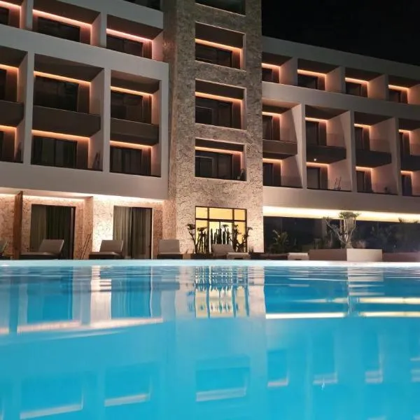 Cavo Drymades, hotel en Dhërmi