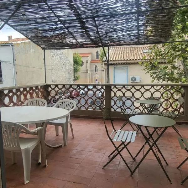 Chambre 1 - avec grande terrasse, hotel in Port-la-Nouvelle