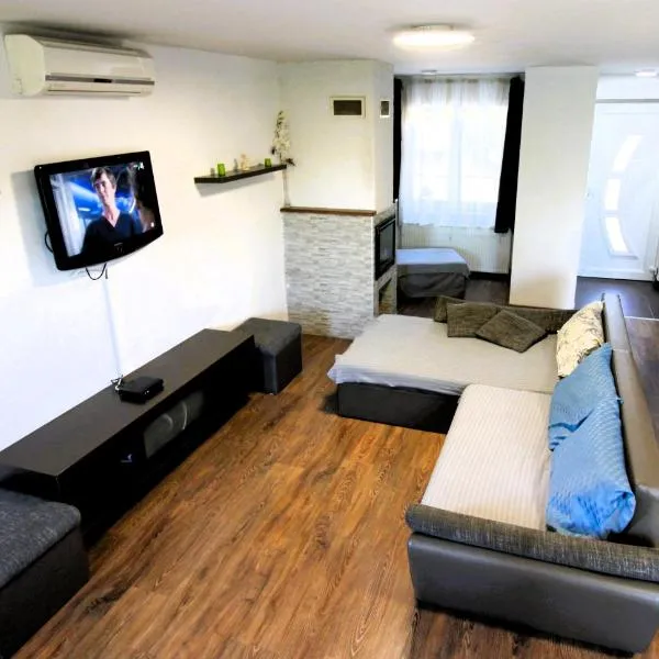 Family Holiday Apartman, hotel in Nyíregyháza