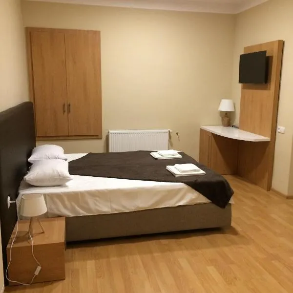 thomas guest house, хотел в Тбилиси