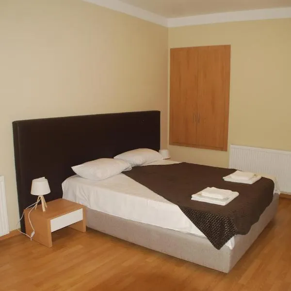 thomas guest house, hotel in Tbilisi City