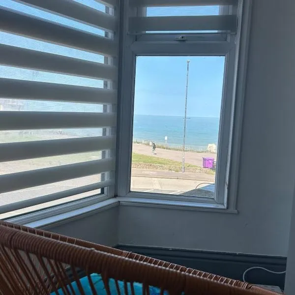 Cosy 1 Bedroom Apartment with a Sea View, hotel in Margate