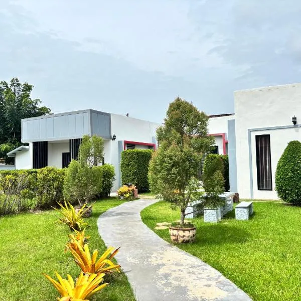 Le Park 23 Boutique Resort, hotel em Roi Et