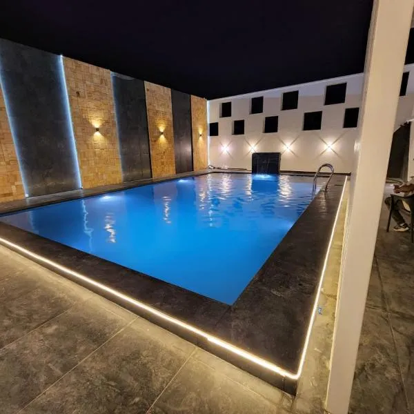 Hotel auroville grand, hotell sihtkohas Covelong