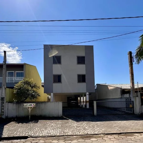 Apê Brisa do Mar, hotel di Pontal do Parana