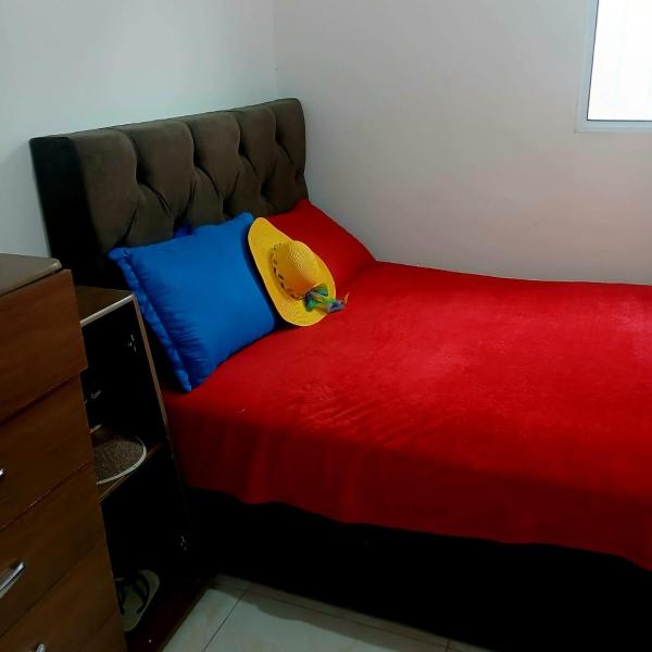 Apartamento na praia 2 qt com quintal e churrasqueira - Foto 2