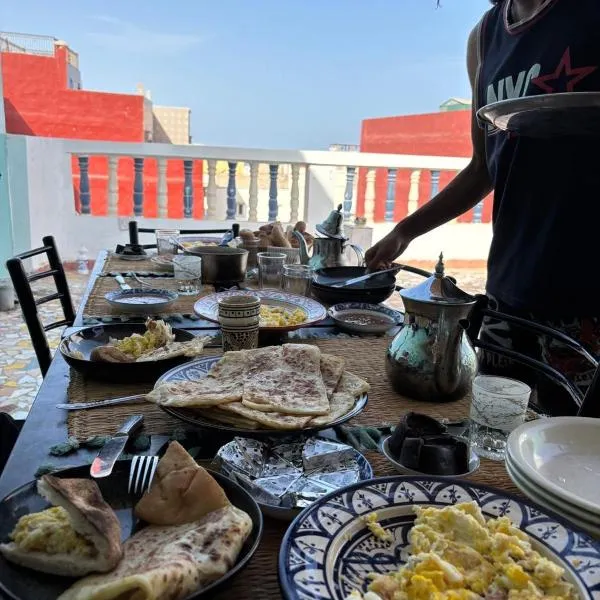 Inner Wave Morocco - Boutique Surf Yoga House, hotel in Tamraght Ouzdar