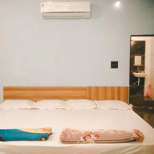Shreeram Guest House Ujjain -Family AC Rooms -Near Mahakaleshwar temple, hotel in Ujjain