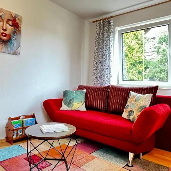 Villa L & S - Gemütliche Ferienwohnung im Grünen bei Dresden, hotel in Freital