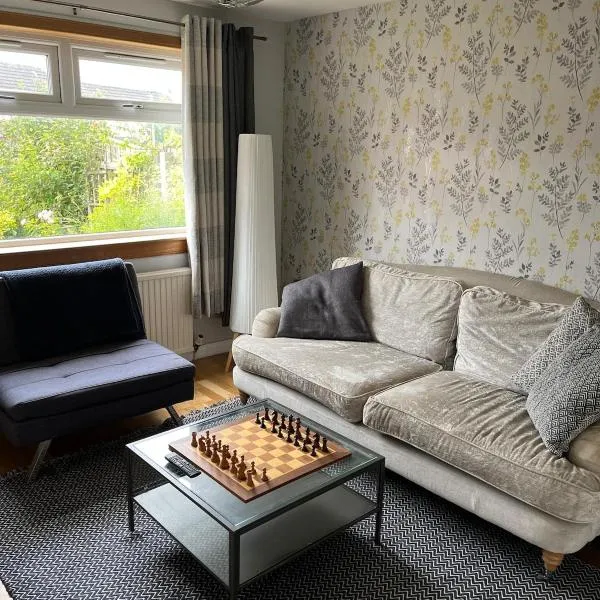 3 bed self contained part house in Queensferry, Edinburgh, hotel in Queensferry