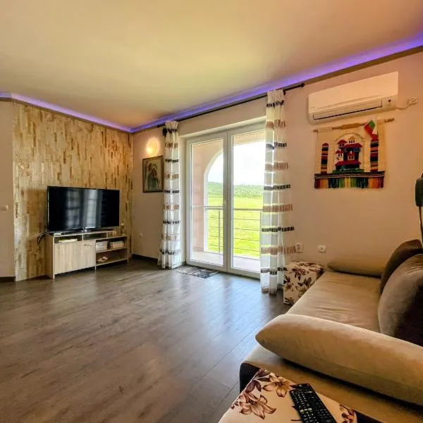 Апартамент Елегант - спа комплекс Аква Терми, hotel in Krasnovo