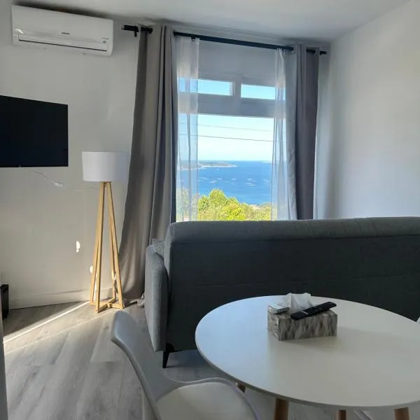 Apartamentos Isla del Santo, hotel in Marín