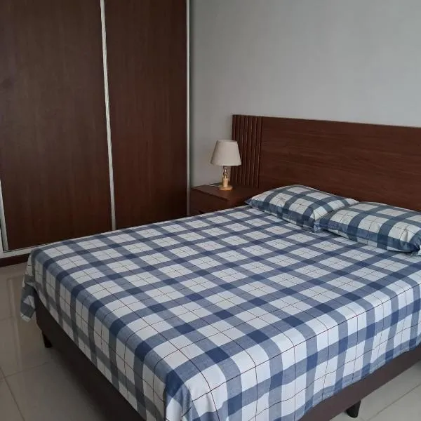 Apartamento de 1 dormitorio para persona sola o pareja en zona cercana a la FEXPOCRUZ, hotel in Santa Cruz de la Sierra