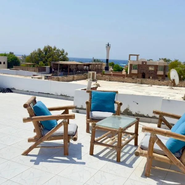 Apartment with roof top, hotel in Dahab