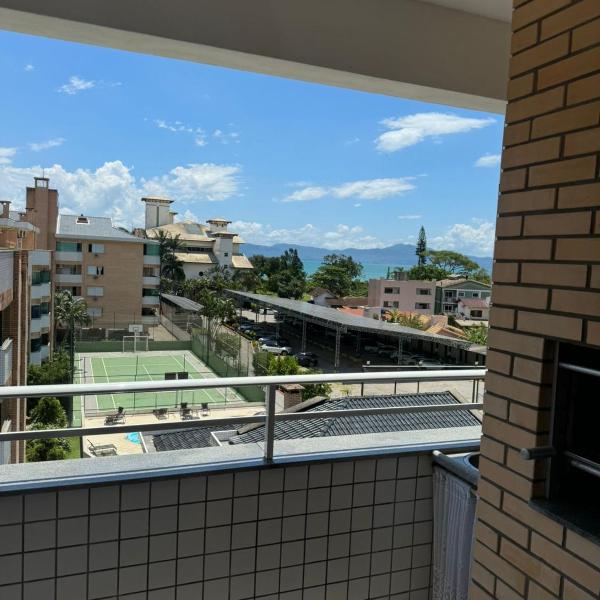 Refúgio na Praia Aguas de Cachoeira