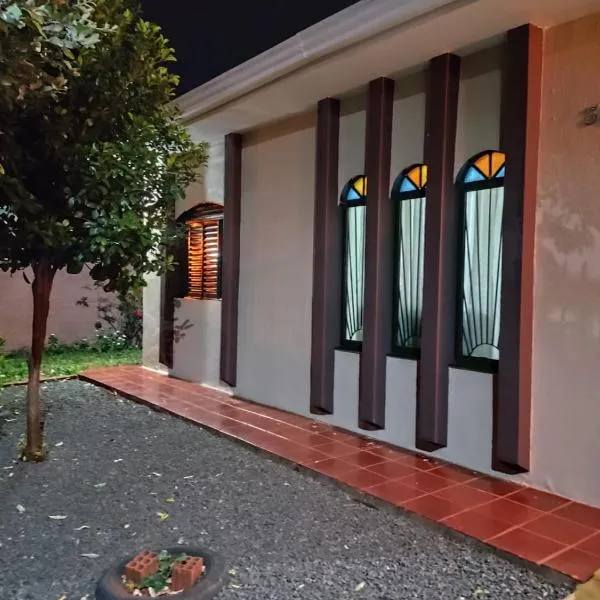 Quartos em casa compartilhada na Cidade Canção Maringa, hotel in Maringá