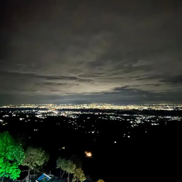 Aravindam House By Vanasthali Kasauli I Open Rooftop & Garden I, hotel in Kasauli