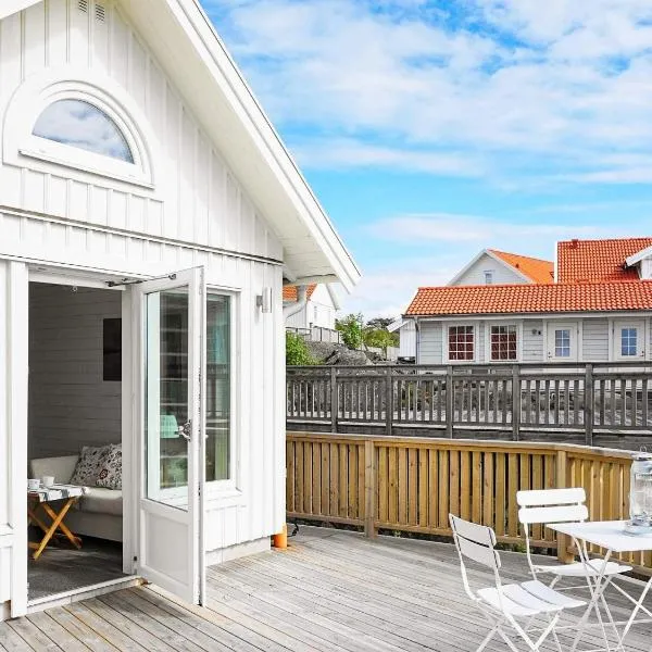 2 person holiday home in Rönnäng, hotel din Rönnäng