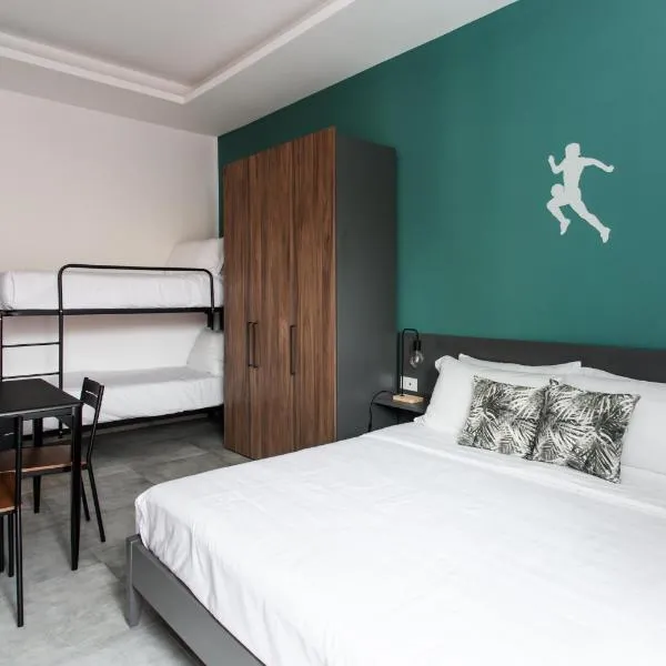 Materdei Rooms - Napoli Centro, Camere con cucina vicino Metro e colazione inclusa – hotel w mieście Neapol