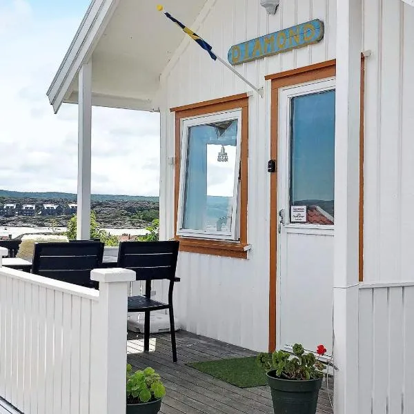 3 person holiday home in Gullholmen, hotel din Gullholmen