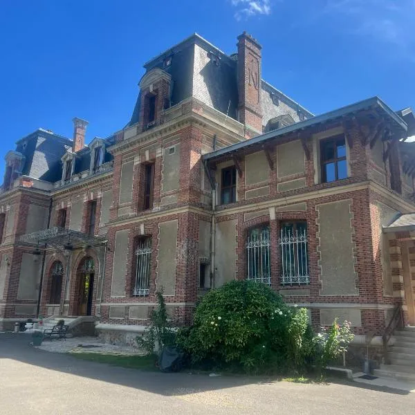 Chambre au Château, hotel di Chaumes-en-Brie