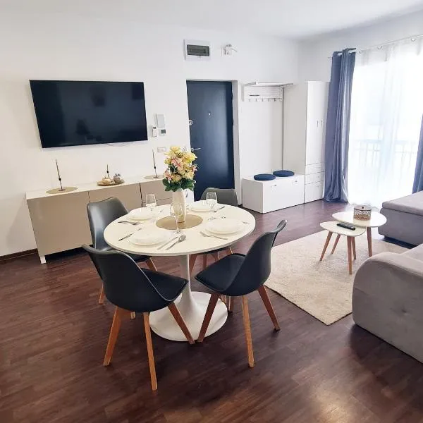 Esther Line Apartments-Near Iulius Mall, Self Check-in,Free Private Parking subject to availability、ティミショアラのホテル