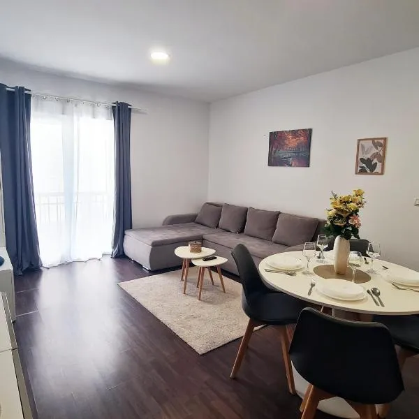 Esther Line Apartments-Near Iulius Mall, Self Check-in,Free Private Parking subject to availability, khách sạn ở Timişoara