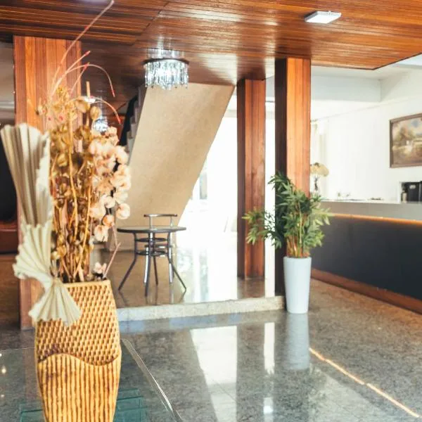 Roll Inn Hotel, hotel u gradu Urugvajana