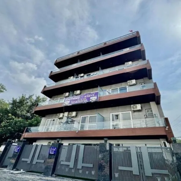 Soothing Stayz - Near Medanta The Medicity, hotel en Gurgaon