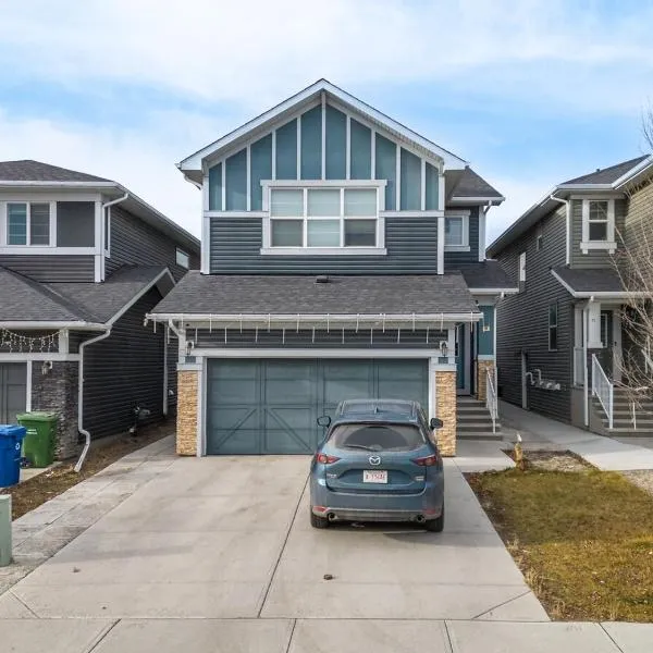 Modern Lux Suite, 8 Minutes to Airport, Dining Nearby, hôtel à Calgary