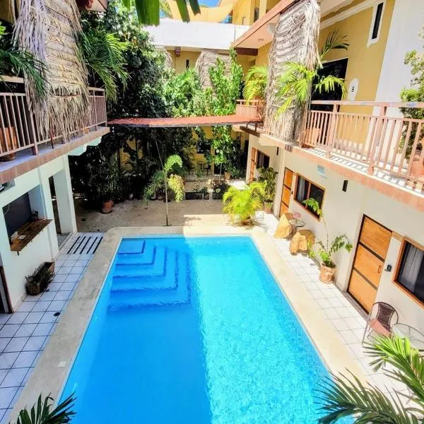 Sunset Suites, hotel in Brisas de Zicatela