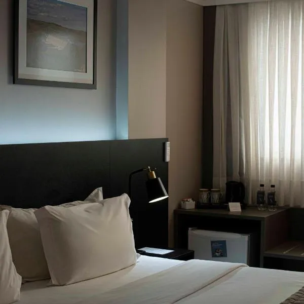 Santa Inn Hotel, hotel in Balneário Camboriú