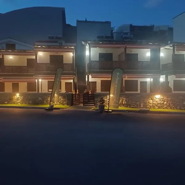 MAD'S Villas, hotel in Nea Peramos