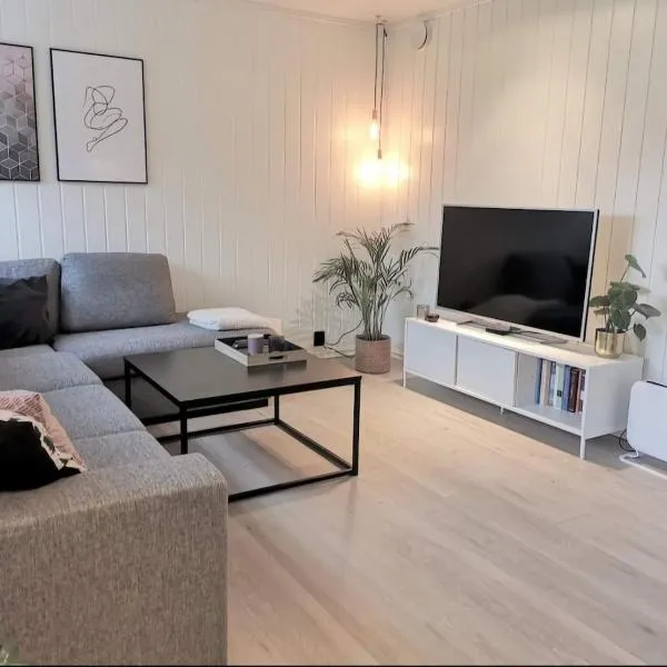 Apartment centrally located in Tromsø with free parking, hotel in Tromsø