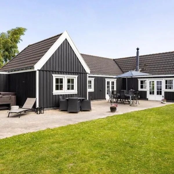 Tennis, spa outside & inside and sauna - Tisvildelund, hotel a Vejby