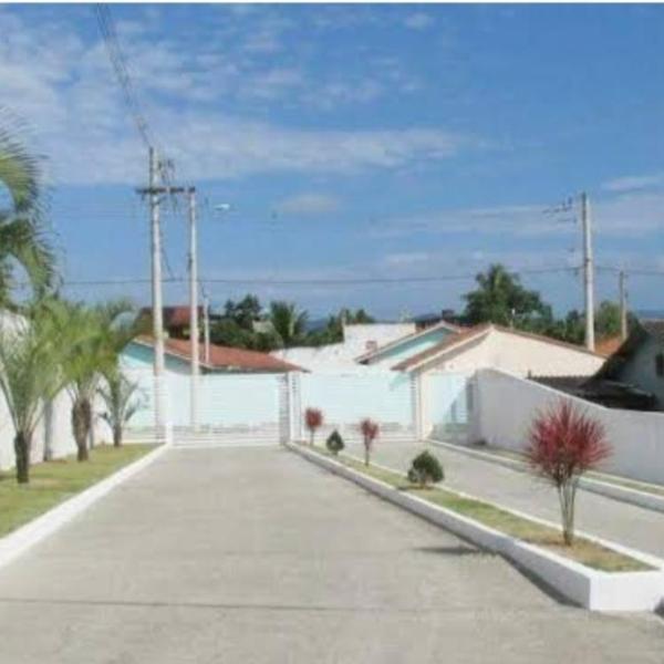 Casa térrea com 2 quartos em Itanhaem