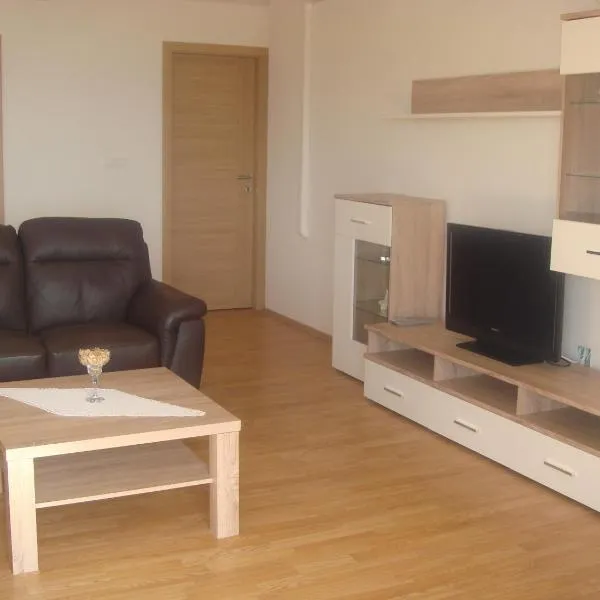 Apartments Jelicic, hotel em Selce