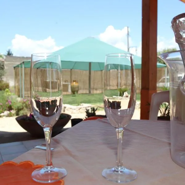 Agriturismo Il Pavone, hotel v destinaci Torre Lapillo