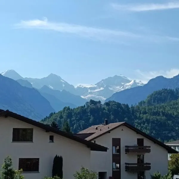 Swiss Alpine view apartment, hotel in Interlaken