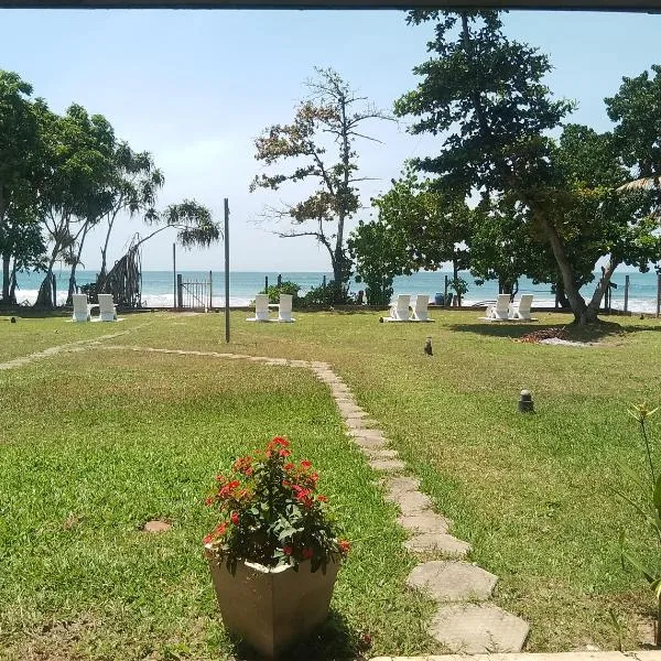 Albergo Marina Nilwella, hotel in Dickwella