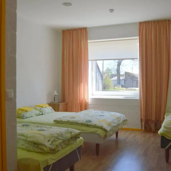 Saare Automatic Hostel, hotel a Pulli