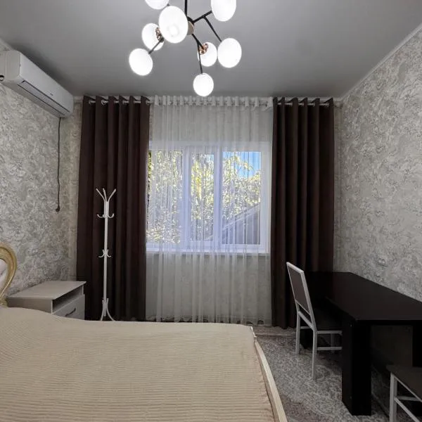 Cholpon Guest House & Hostel, hotel a Toktogul