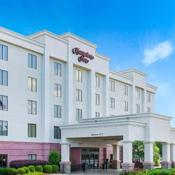 Hampton Inn Columbus-North, hotel di Columbus