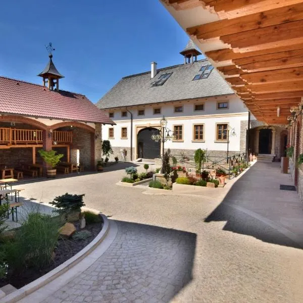 Svatojakubský pivovar, hotel in Hluboké